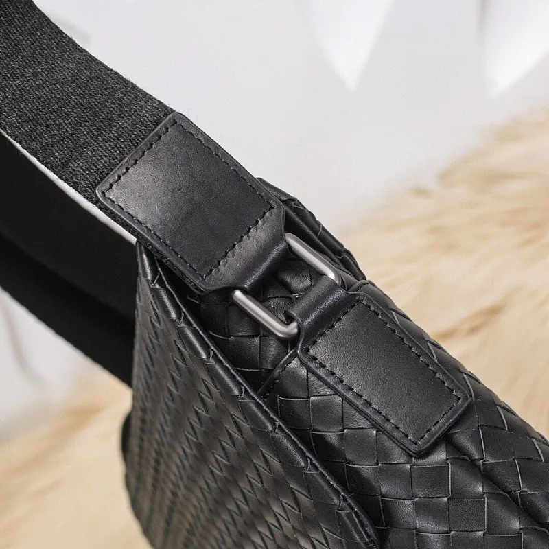 All categories 💚 Top version men’s bags 💚 BV 2024 new BV crossbody bag